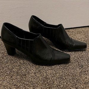 Black leather heels size 7.5m